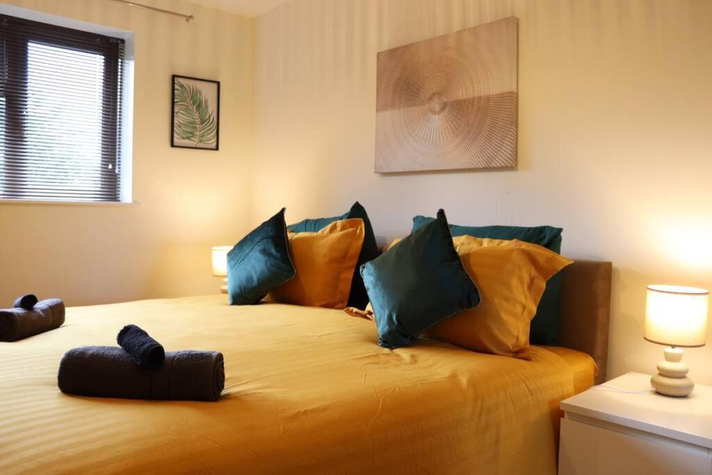 Cosy 3 Bedroom 2 Bathroom House With Parking Sheldon  エクステリア 写真