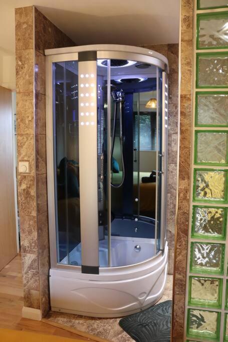 Cosy 3 Bedroom 2 Bathroom House With Parking Sheldon  エクステリア 写真